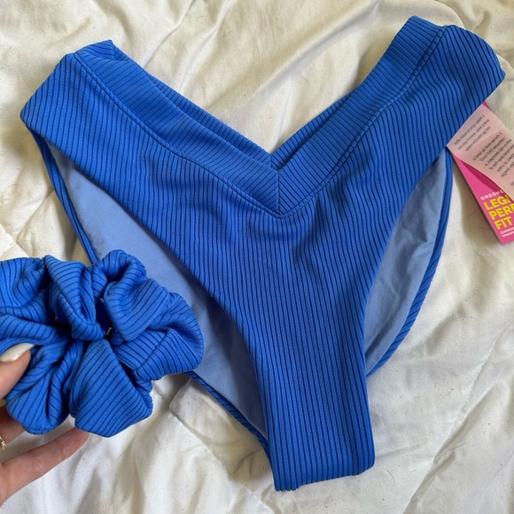 ONE ONE bottoms & scrunchie - Picture 1 of 4